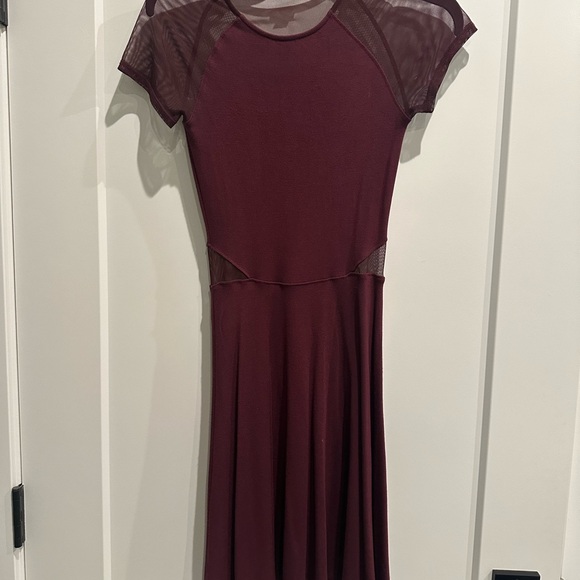 Dynamite burgundy dress. Size XS - Picture 3 of 4